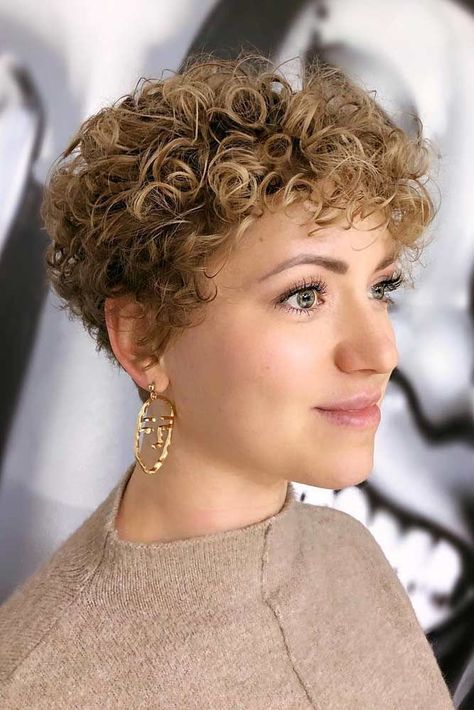 50 Hairstyles For Curly Hair For A Cute Look | LoveHairStyles.com Pixie Cut Curly Hair, Hairstyles Reference, Short Permed Hair, Short Curly Hairstyles For Women, Short Curly Pixie, Curly Pixie Hairstyles, Curly Pixie Haircuts, Permed Hair, Short Curly Hairstyles