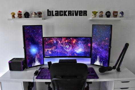 A triple monitor setup in a tie fighter style with two vertical monitors featuring a rainmeter background Triple Monitor Setup, Monitor Setup, Pc Gaming Chair, Gaming Desk Setup, Setup Gamer, Chaise Gaming, Computer Desk Setup, Pc Gaming Setup, Desktop Setup