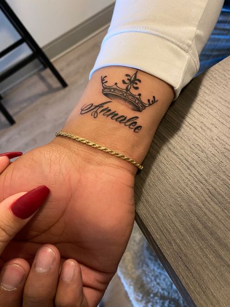 Name With Crown Tattoo, Divine Tattoo, Name Tattoo On Hand, Energy Tattoo, Font Tato, 42 Tattoo, Name Tattoos On Wrist, Feminine Divine, Baby Name Tattoos