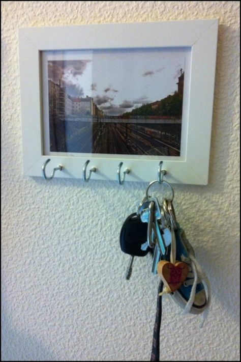 Do you like this creative key holder idea? See more by visiting our site now :) Old Door Ideas, Key Holder Diy, Key Rack, Key Hanger, Old Door, Photo Holders, Door Ideas, Ideas Pictures, Diy Wall