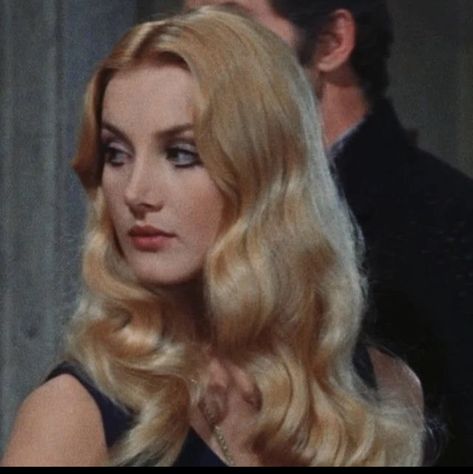 Blonde 60s Hair, Allison Pendle, Blonde Icons, Queen Cersei, Blonde Movie, Dnd Character Inspiration, Barbara Bouchet, 1950s Hairstyles, 60s Hair