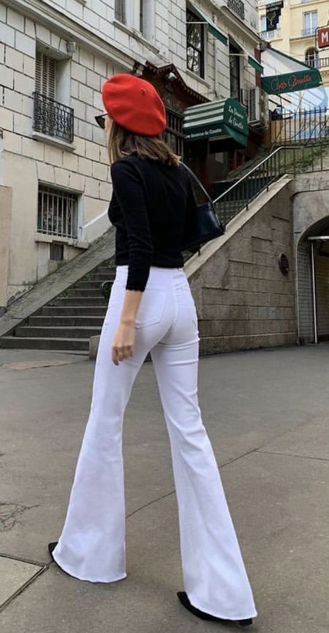 White Bootcut Jeans Outfit Winter, White Flared Pants Outfit, White Flare Pants Outfit, Bootcut Outfit, White Denim Jeans Outfit, Flare Pants Outfit, Bootcut Jeans Outfit, Pant Flare, White Bootcut Jeans