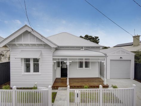 Weatherboard House, Bungalow Exterior, Edwardian House, Cottage Exterior, 3 Bedroom House, House Paint Exterior, Facade House, Houses For Sale, Cottage Homes