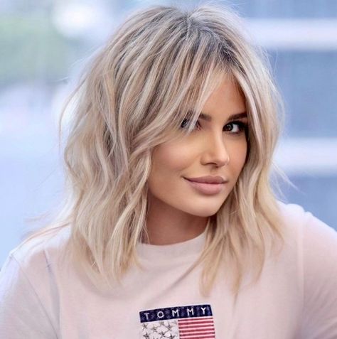 Crisp Beach Blonde Midi Shag Mid Length Blonde Hair, Blonde Hair With Fringe, Long Blonde Hairstyles, Golden Waterfall, Bangs With Layers, Shoulder Length Hair With Bangs, Layered Bangs, Shoulder Length Blonde, Blonde Layered Hair