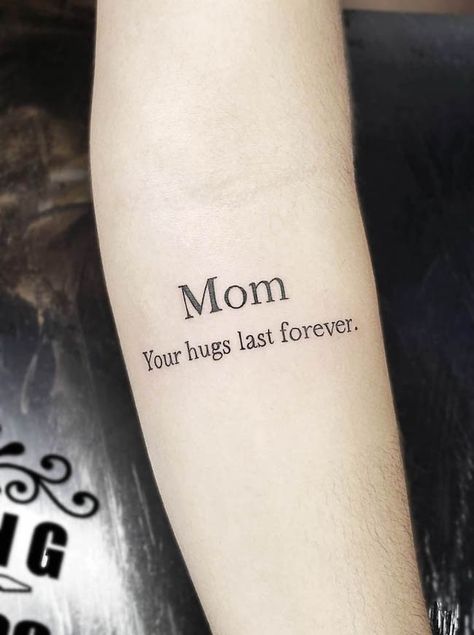 Mom Quotes Tattoo Ideas, Mom Tattoos Designs, Mother Quote Tattoos, Mother Love Tattoo Design, Mom Word Tattoo, Mom Rip Tattoo Ideas, Tato Text, Tattoos For Mom Memorial, Tattoos To Remember Mom