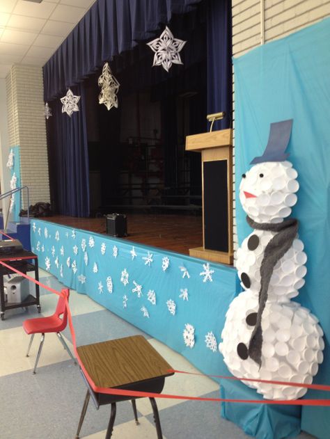 big chill performance decorations Holiday Classroom Decorations, Christmas Concert Ideas, Thanksgiving Crafts For Toddlers, School Christmas Party, St Gerard, Christmas Stage, Dance Decorations, Winter Wonderland Decorations, Winter Dance