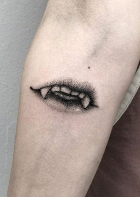 Tato Flash, Vampire Tattoo, Tooth Tattoo, See Tattoo, Tato Minimal, Kunst Tattoos, Creepy Tattoos, Spooky Tattoos, Horror Tattoo