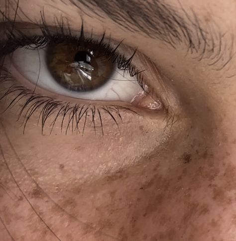 Freckle freckle frecle Pale Skin With Freckles Aesthetic, Brown Eyes And Freckles Aesthetic, Freckled Skin Aesthetic, Freckles Aesthetic Faceless, Brown Eyes With Freckles, Cute Freckles Aesthetic, Brown Woman Aesthetic, Pale Skin With Freckles, Freckle Aesthetic