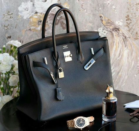 Bags Names, 2022 Handbags, 2022 Handbag, Handbag Styles, High Fashion Makeup, Handbag Trends, Bags 2022, Hermes Birkin 35, Best Designer Bags