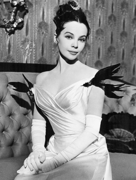 Leslie Caron GIGI Gigi Movie, Gigi 1958, 3 People Costumes, Klasik Hollywood, Helen Rose, Stars D'hollywood, Leslie Caron, An American In Paris, Photo Star