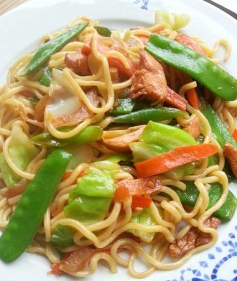 Pancit Miki Guisado Miki Noodles Recipe, Miki Guisado, Chicken Sotanghon Soup Recipe, Guisado Recipe, Best Ribs Recipe, Pancit Recipe, Filipino Food Dessert, Julienned Carrots, Baked Ribs