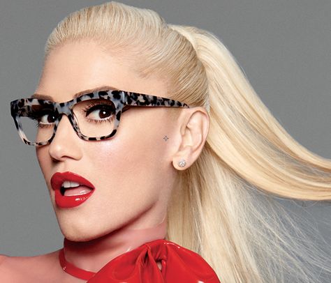 Attention Glasses-Wearers, Gwen Stefani Gets Your Eyelash Extensions Struggle Gwen Renée Stefani, Gwen Stefani And Blake Shelton, Gwen Stefani Style, Eye Glass Frames, Gwen Stefani And Blake, Fake Glasses, Trendy Glasses, Cute Sunglasses, Cool Glasses