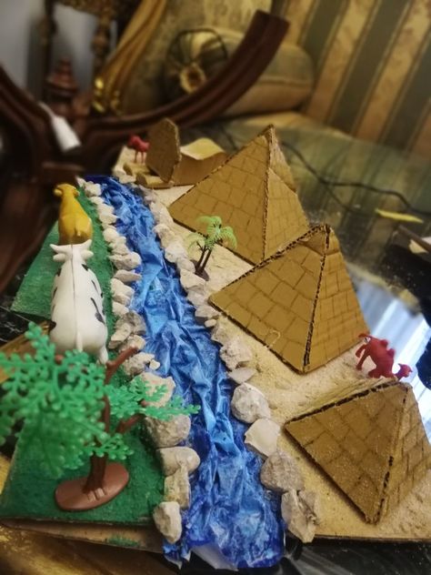 Diy Egyptian Pyramid School Projects, Pyramids Egypt Project Ideas, Diy Pyramids Egypt School Projects, Model Pyramid School Projects, Ancient Egypt Nile River Project, Ancient Egypt School Project, 3d Pyramid Project Ideas Ancient Egypt, Ziggarut Project, Ancient Egypt Pyramids Project