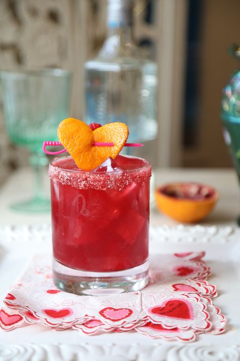 Valentine Drinks Tequila, Valentines Cocktails Tequila, Valentines Margarita Recipes, Valentine’s Day Cocktails Tequila, Pink Bourbon Cocktail, Tequila Valentine Drink, Valentine Drinks Alcoholic Tequila, Valentines Day Margarita, Valentine Margaritas