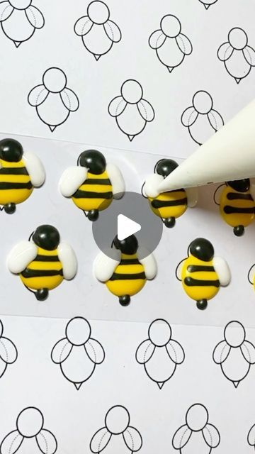 Bumble Bee Royal Icing Transfers, Bee Icing Transfer, Bee Royal Icing Transfer, Cookie Transfer Templates, Royal Icing Bees How To Make, Royal Icing Bees, Royal Icing Transfers Free Printable Easter, Fall Royal Icing Transfers, Bee Cookies Royal Icing