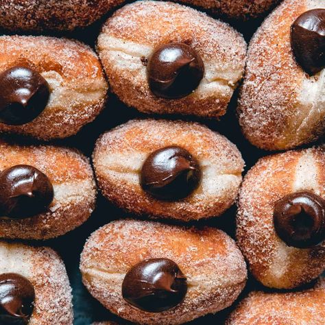 Brioche Doughnuts with Chocolate Filling Doughnut Filling Recipe, Cream Doughnut Recipe, Doughnut Filling, Brioche Doughnuts, Cream Doughnut, Bavarian Cream Filling, Brioche Donuts, Cream Filled Donuts, Vegan Doughnuts