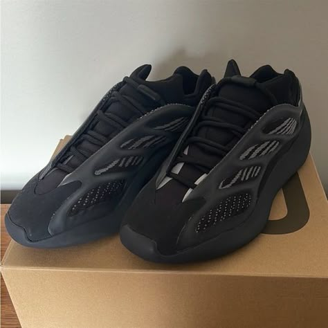 Yeezy 700 V3 Yeezy 700 V3 Dark Glow, White Yeezys, Glow Outfits, Shoes List, Cdg Converse, Sneakers New Balance, Yeezy 700, White Vans, Cute Nike Shoes