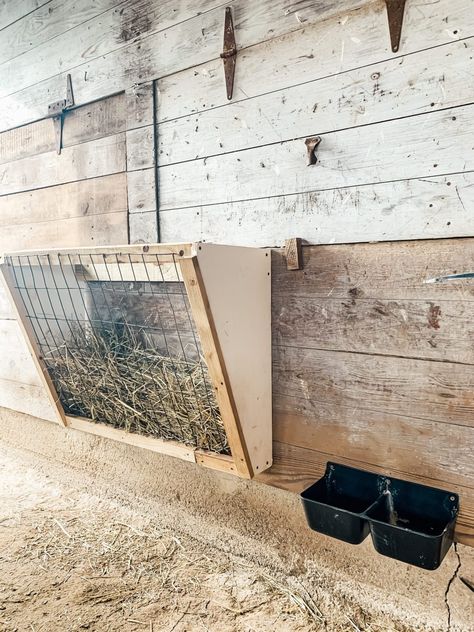 How to Build a Wall Mount Hay Feeder - Midcounty Journal Diy Small Hay Feeder, Livestock Hay Feeder, Diy Goat Hay Feeder, Diy Hay Feeder, Sheep Feeders, Goat Stand, Goat Hay Feeder, Hay Feeder For Horses, Goat Feeder