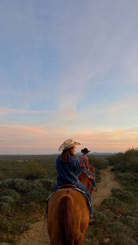 Wyoming Cowgirl Aesthetic, Summer Western Aesthetic, Ranch Wife Aesthetic, Country Lifestyle Aesthetic, Southern Aesthetic Country, Western Asethic, Soft Country Aesthetic, Rancher Aesthetic, Country Summer Aesthetic