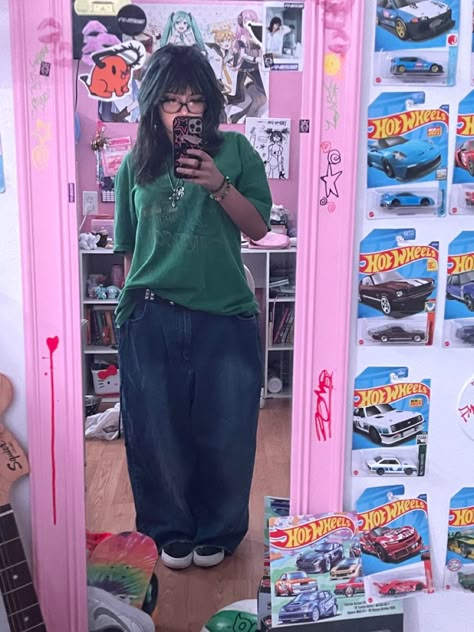 harley davidson shirt, ecko jeans, one star cons i think theyre called Styling Jnco Jeans, Flannel Baggy Jeans Outfit, Baggy Oversized Outfit, I Heart Ny Shirt Outfit, Star Shirt Outfit, Jnco Jeans Outfit, Green Shirt Outfit Ideas, Star Jeans Outfit, Outfits With Baggy Jeans