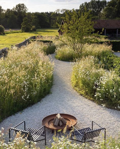 Cozy Patio, Gravel Garden, Garden Designer, Have Inspiration, Family Garden, Back Garden, Country Gardening, Outdoor Fire, Outdoor Fire Pit