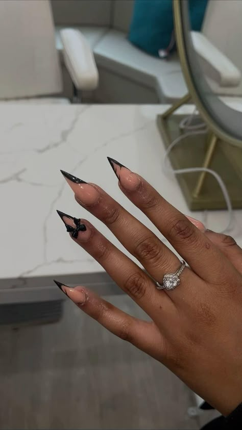 Black French Tip Stiletto, Middle Nails, French Tip Stiletto, Simple Prom Nails, Witch Fingers, Acrylics Nails, Stilleto Nails Designs, Black French Tip, Expensive Nails