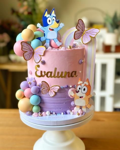 Bluey 🌈🦋 #blueycake #cakedecorating #cakedesign #buttercream #bluey Bluey Cake Pink, Bluey Girl Cake, Bluey Cake Ideas For A Girl, Bluey Birthday Cake For Girl, Bluey 5th Birthday Party, Pastel De Bluey, Bluey Cake Ideas, 3rd Bday Cake, Fiesta Bluey