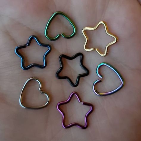 Star Cartilage Piercing, Cute Septum Rings, Septum Nose Piercing, Jewlery Earrings, Piercing Inspiration, Piercing Daith, Jewellery Board, Septum Rings, Heart Piercing