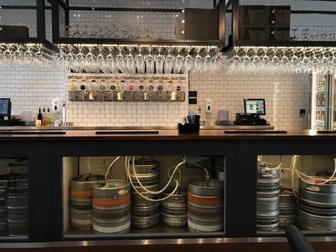 Craft Beer Bar Design, Brewery Bar Design, Beer Bar Ideas, Beer Bar Design, Taproom Ideas, Rustic Basement Bar, Brewery Bar, Brew Bar, Brewery Design