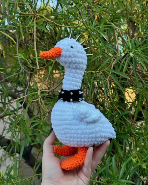 i got the wonderful pleasure to test this goose pattern for @jardindeeri Releasing on Sept 28!! honestly one of my fav patterns now!! 🤍 . . . . . . 🏷️ #crochet #crochetplushie #crochetartist #amigurumi #crochetinspo #cute #handmade #crochetgoose #patterntest Crochet Goose Pattern Free, Goose Crochet, Crochet Goose, Goose Pattern, Crochet Funny, Christmas Goose, Crochet Xmas, Crochet Cow, Crocheting Ideas