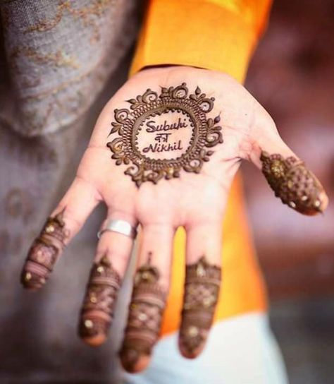 25+ Latest Groom Mehndi Designs 2020 | Top Simple Groom Mehendi Design Images Groom Mehandi, Round Mehndi Design, Palm Mehndi Design, Simple Mehendi Designs, Tato Henna, Mehndi Designs For Kids, Full Mehndi Designs, Engagement Mehndi Designs, Unique Mehndi