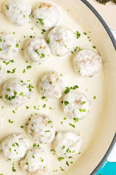 Alfredo Meatballs Yogurt Alfredo Sauce, Alfredo Meatballs, Greek Yogurt Alfredo Sauce, Cottage Cheese Pasta, Ground Turkey Meatballs, Leftover Meatballs, Chicken Broccoli Cheese, Cheese Sauce For Pasta, Fried Broccoli