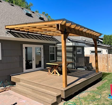 Classic Cedar Pergola with Polycarbonate Roof Supported by LO-PRO Patio Roof Risers | Patio Roof Riser Wooden Pergola With Roof, Roof Riser, Patio Roof Extension Ideas, Front Porch Pergola, Deck Roof, Ideas Terraza, Polycarbonate Roof, Covered Patio Design, Outdoor Covered Patio