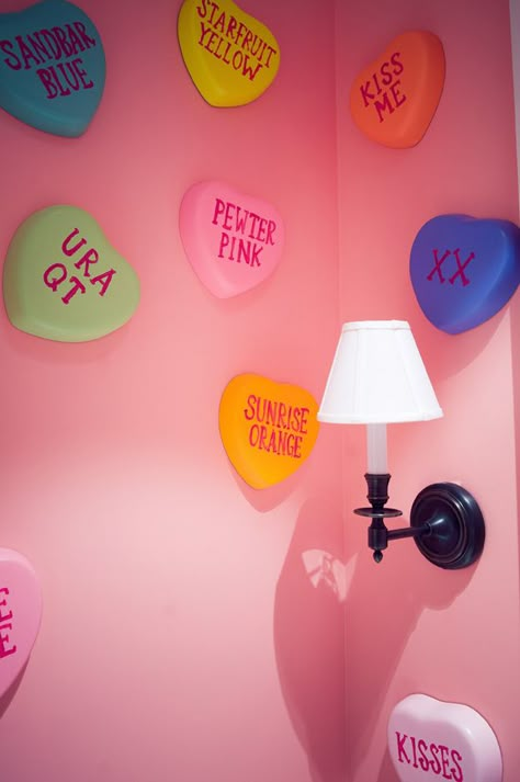 Food Themed Bedroom, Candy Themed Bedroom, Themed Names, Diy Hearts, Hearts Decor, Cozy Living Room Decor Ideas, Candy Room, Cozy Living Room Decor, Candy Theme