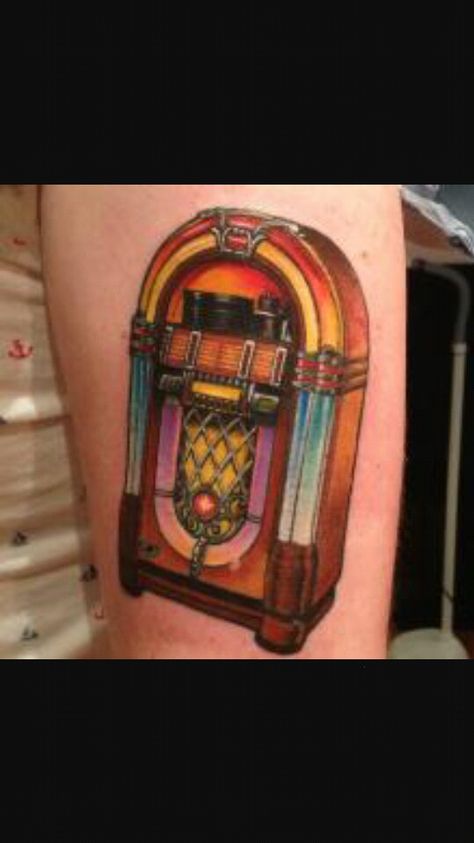 I would get this tattoo for my poppop. He had a jukebox almost like this. Jukebox Tattoo, Rockabilly Tattoo Designs, Jukebox Vintage, Dave Tattoo, Dj Tattoo, Music Sleeve, Rockabilly Tattoos, Mens Tattoos, Rockabilly Tattoo