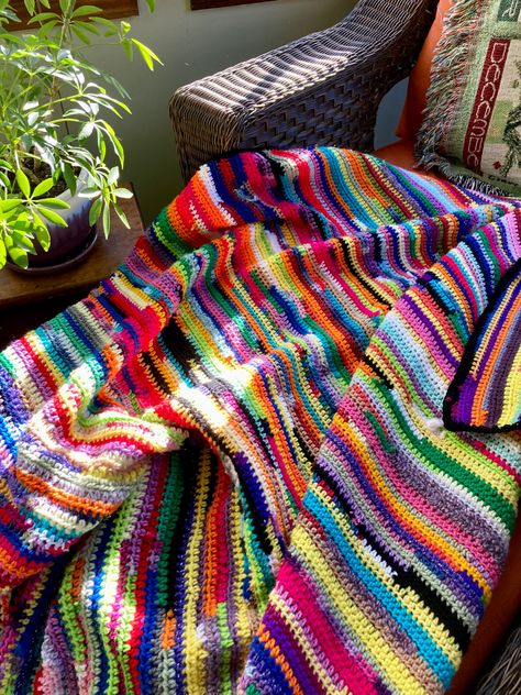 Yarn Scraps Crochet Blanket, Scrap Yarn Shawl, Crochet Blanket Funky, Scrap Knitting Blanket, Crochet Scraps Blanket, Chunky Scrap Yarn Blanket, Leftover Crochet Yarn Projects, Leftover Yarn Blanket Crochet, Random Yarn Crochet Blanket