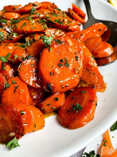 Easy Glazed Stovetop Carrots Stovetop Carrots, Honey Glazed Carrots Recipe, Carrots Recipes, Recipes Stove Top, Carrot Recipes Side Dishes, Chicken Breast Instant Pot, Carrots Side Dish, Glazed Carrots Recipe, Honey Glazed Carrots