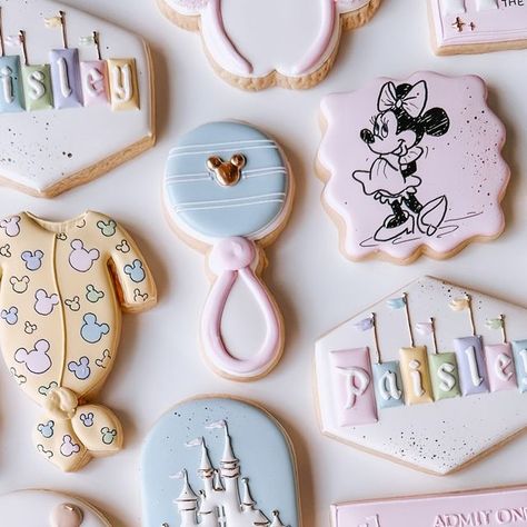 Disneybaby Shower Theme, Cinderella Sugar Cookies, Winnie The Pooh Sugar Cookies Baby, Disney Christmas Cookies Royal Icing, Vintage Disneyland Cookies, Disney Characters Christmas, Disney Cookies, Royal Iced Cookies, Disney Baby Shower