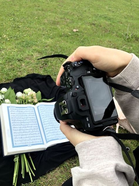 Quran Photography, Soft Minimalist Aesthetic, Shape Photography, Muka Lelaki, Girls With Cameras, Girly Dp, Instagram Dp, Dream Photography, Muslim Couple Photography