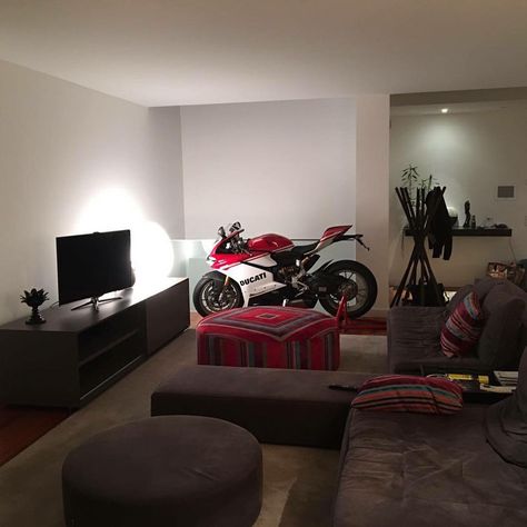 The Anniversario Edition at Home! Courtesy of: Ducati Norte… Ducati 1299 Panigale, 1299 Panigale, Ducati Motorcycles, Motorcycle Garage, Garage Design, Garage House, Room Setup, Bike Life, Ducati