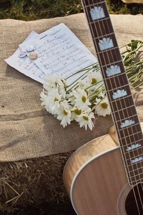 Isabel + Core + Aesthetic, Playing Guitar Aesthetic, Aesthetic Guitar, Folklore Taylor Swift, Franz Liszt, Guitar Aesthetic, 4k Wallpaper Iphone, Lily Potter, Fotografi Digital