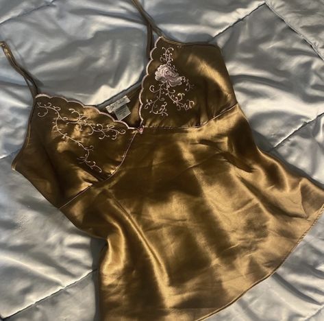 #vintage #springoutfit #silk #camisole #aesthetic Silk Camisole Outfit, Silk Cami Outfit, Things To Thrift, Camisole Outfit, Silk Camisole Top, Silk Cami Top, Vintage Cami, Harry Potter Fanfiction, Style Box