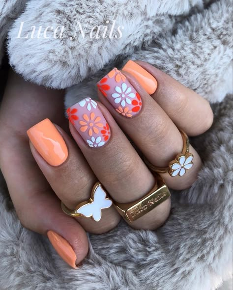 Summer Nails With Flowers, Peach Nail Designs, Coral Nails With Design, Nails With Flowers, Winter Nail Art Designs, Summer Nails Inspiration, Summer Nails Designs, Mani Ideas, Peach Nails