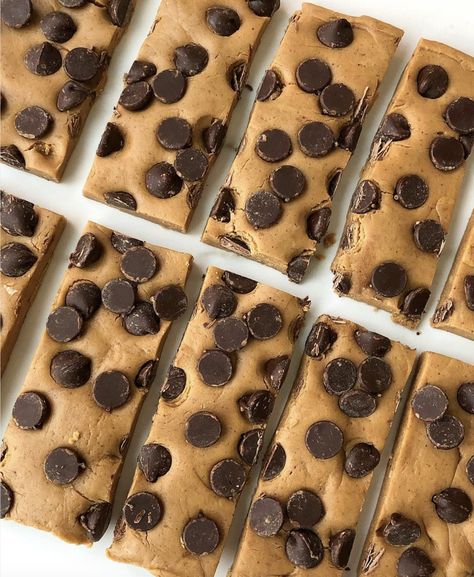 Vegan Protein Bars Recipe, Perfect Bar Recipe, Protein Bar Recipe, Greek Yogurt Muffins, Gluten Free Bars, Pea Protein Powder, Vegan Protein Bars, Perfect Bar, Chocolate Chip Bars