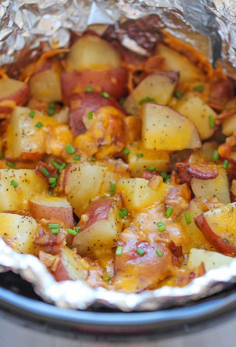 Slow Cooker Cheesy Bacon Ranch Potatoes Cheesy Bacon Ranch Potatoes, Ranch Potato Recipes, Potato Recipes Crockpot, Cheesy Bacon Potatoes, Low Carb Veggie, Bacon Ranch Potatoes, Slow Cooker Potatoes, Ranch Potatoes, Crock Pot Potatoes