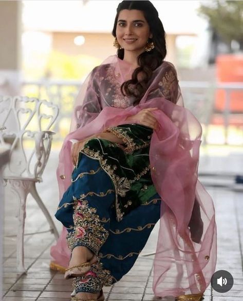 Punjabi Suits Nimrat Khaira, Suit Colour Combination Punjabi, Mehndi Colour Suit Combination, Nimrat Khaira Suits Latest, Heavy Punjabi Suits, Kaur B Suits, Nimrat Khaira Suits, Sardar Fashion, Nimrat Kaur