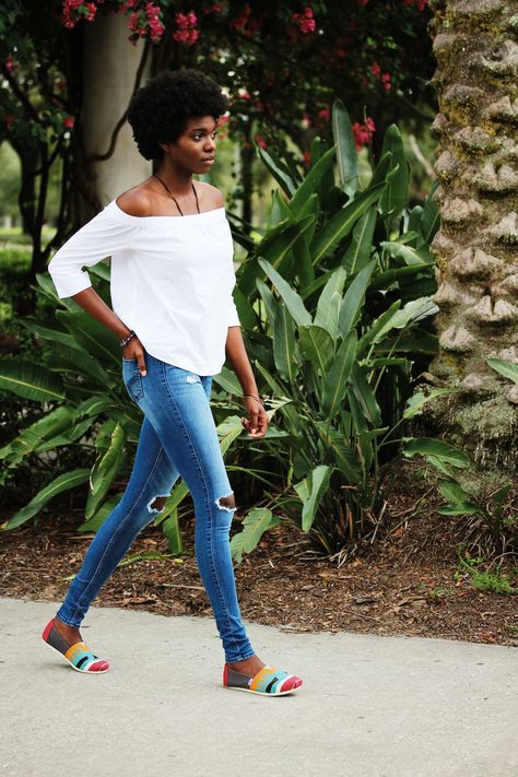 University of South Florida student Uchoku wears a simple white off-the-shoulder blouse with distressed light-wash jeans and colorful Toms shoes. Toms Shoes Outfits Women, Outfit With Toms, Student Nails, Daycare Teacher Outfits, Toms Outfits, Grown Style, Pretty Summer Outfits, Toms Shoes Outfits, School Swag