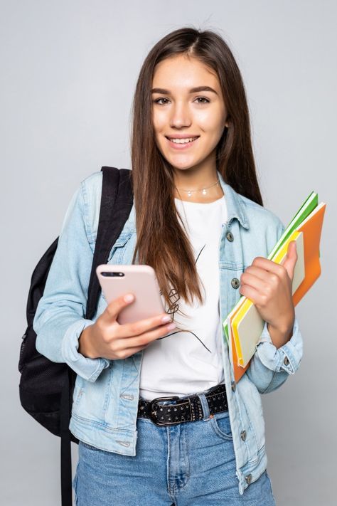 Portrait of happy young woman standing with backpack holding books and mobile phone isolated on white wall. Download it at freepik.com! #Freepik #freephoto #coffee #school #education #woman Quotes Poster Design, Student Photography, Student Images, Student Photo, Women Lawyer, Clock Numbers, Photoshop Design Ideas, Cute Brunette, Student Girl