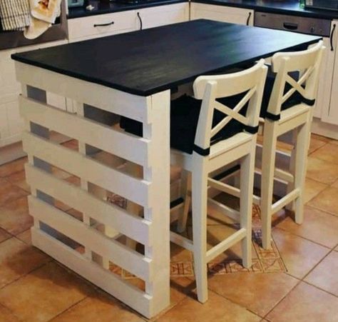 Roll Towels, Outdoor Kitchen Sink, Pallet Home Decor, How To Roll, Back Deck Decorating, Small Deck Decorating Ideas, How To Roll Towels, Diy Sofa Table, Diy Patio Furniture Cheap