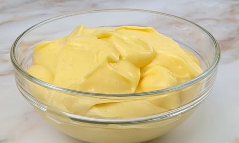 Italian Custard Recipe, Italian Pastry Cream, Italian Custard, Cream Custard, Homemade Pudding, Lemon Custard, How To Cook Meatballs, Italian Pastry, Custard Recipes